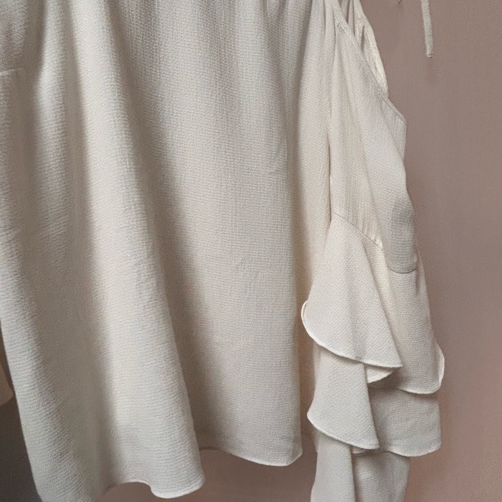 Vince Camuto Cream Blouse
